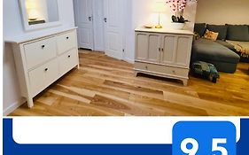Mountain View 2-Double Bedroom Apartment